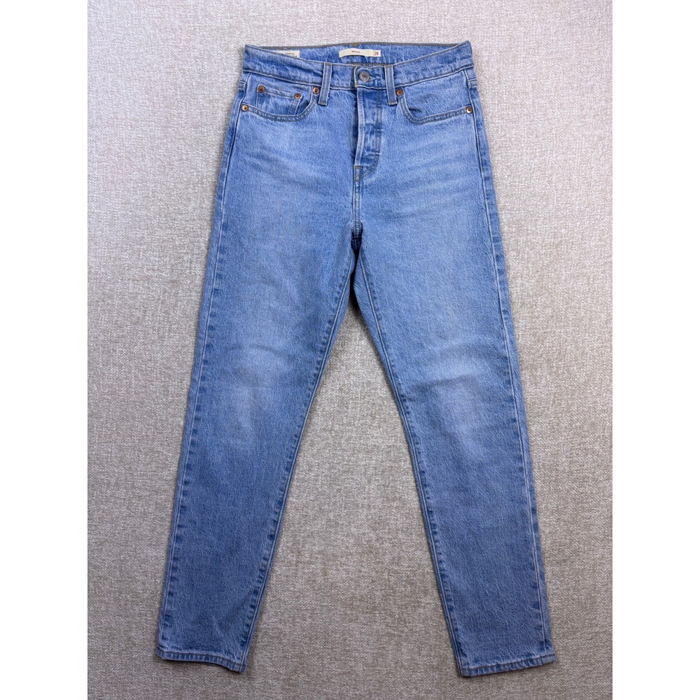 Levis Premium Wedgie Straight Jeans Light Wash Button Fly Size 26